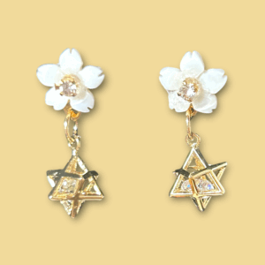白桜×ジルコニア × ゴールドマカバピアス（現品限定・1点のみ）